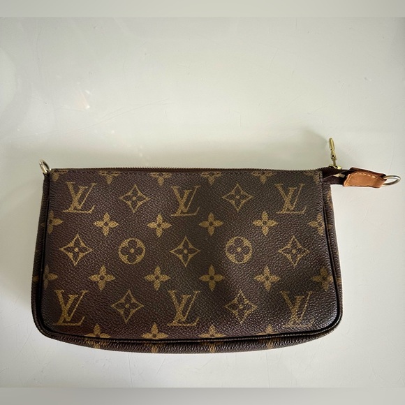 Louis Vuitton Pouchette - Picture 1 of 11